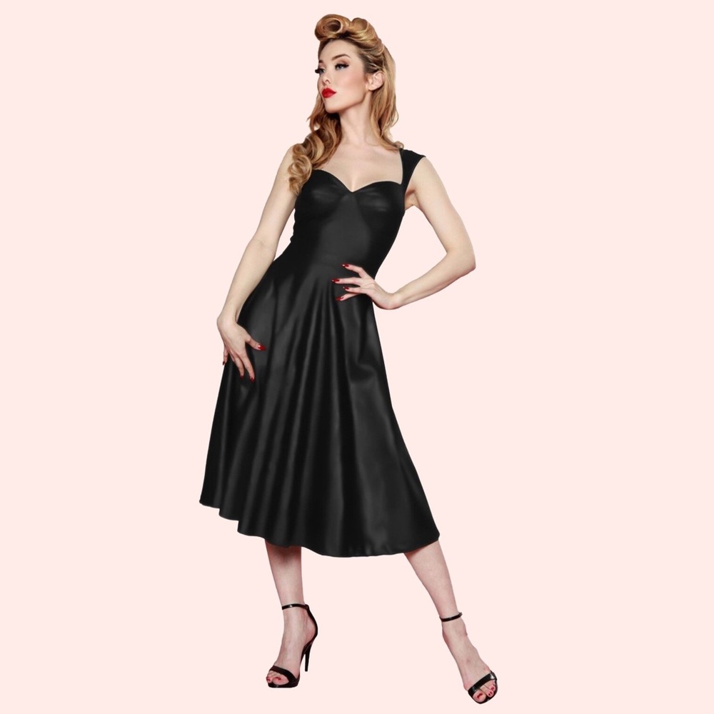 👑 Roman Holiday Dress in Black - Picture 2 of 4